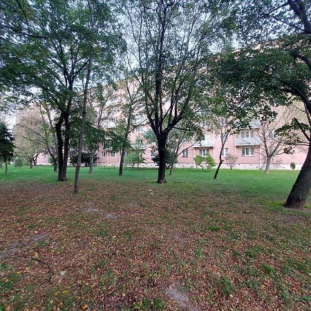 Apartman Merry Μπρατισλάβα Εξωτερικό φωτογραφία