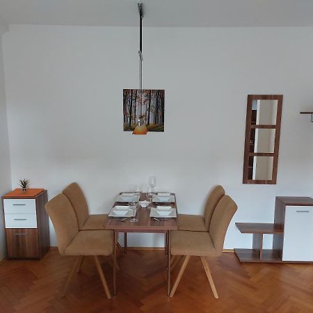 Apartman Merry Μπρατισλάβα Εξωτερικό φωτογραφία