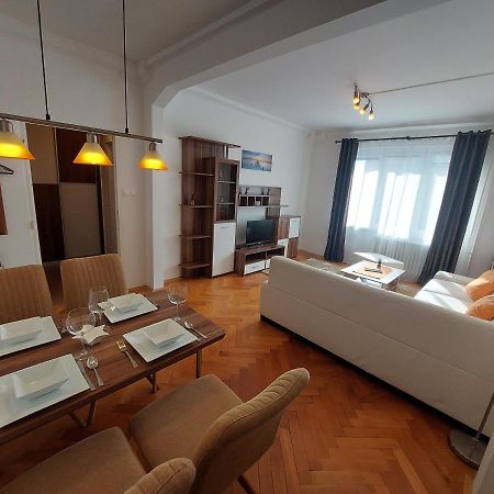 Apartman Merry Μπρατισλάβα Εξωτερικό φωτογραφία