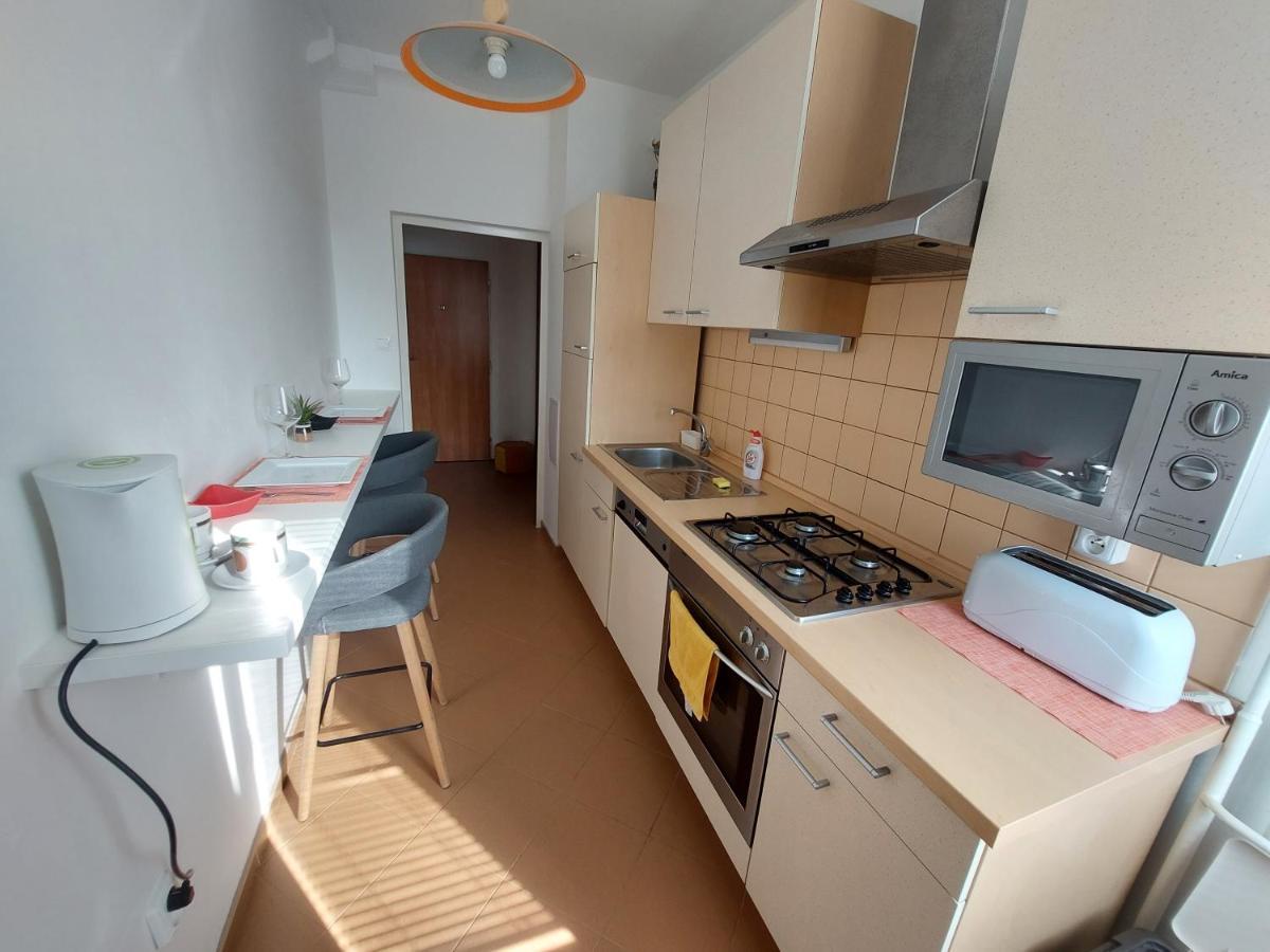 Apartman Merry Μπρατισλάβα Εξωτερικό φωτογραφία