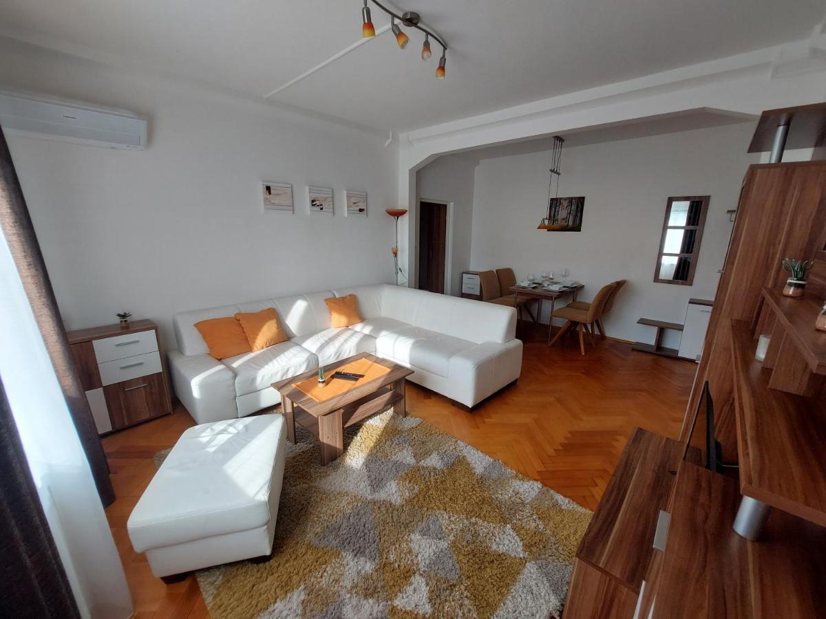 Apartman Merry Μπρατισλάβα Εξωτερικό φωτογραφία