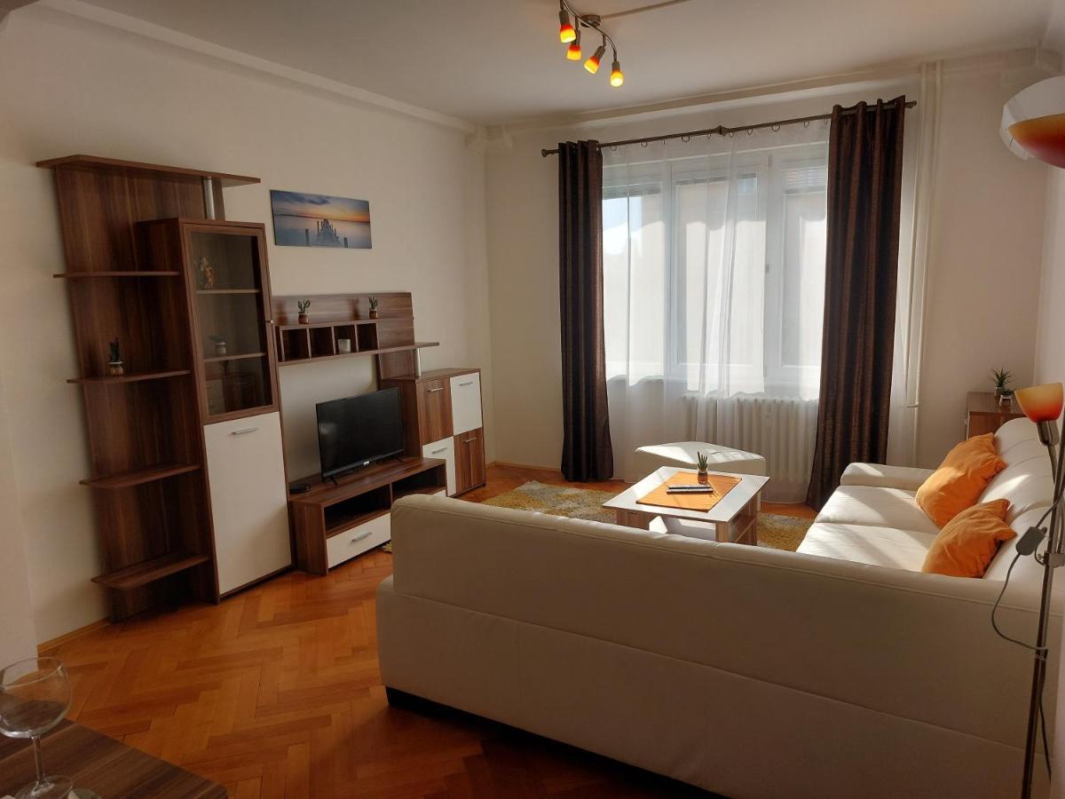 Apartman Merry Μπρατισλάβα Εξωτερικό φωτογραφία