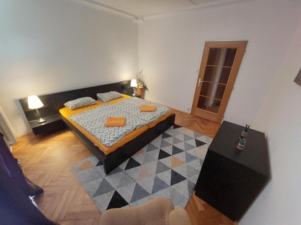 Apartman Merry Μπρατισλάβα Εξωτερικό φωτογραφία