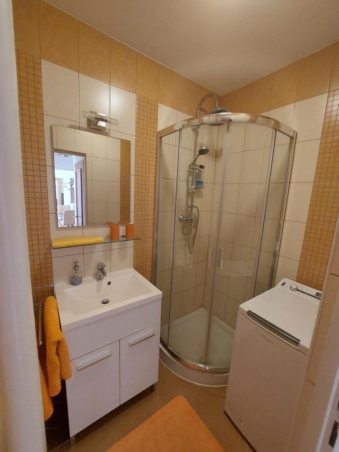 Apartman Merry Μπρατισλάβα Εξωτερικό φωτογραφία