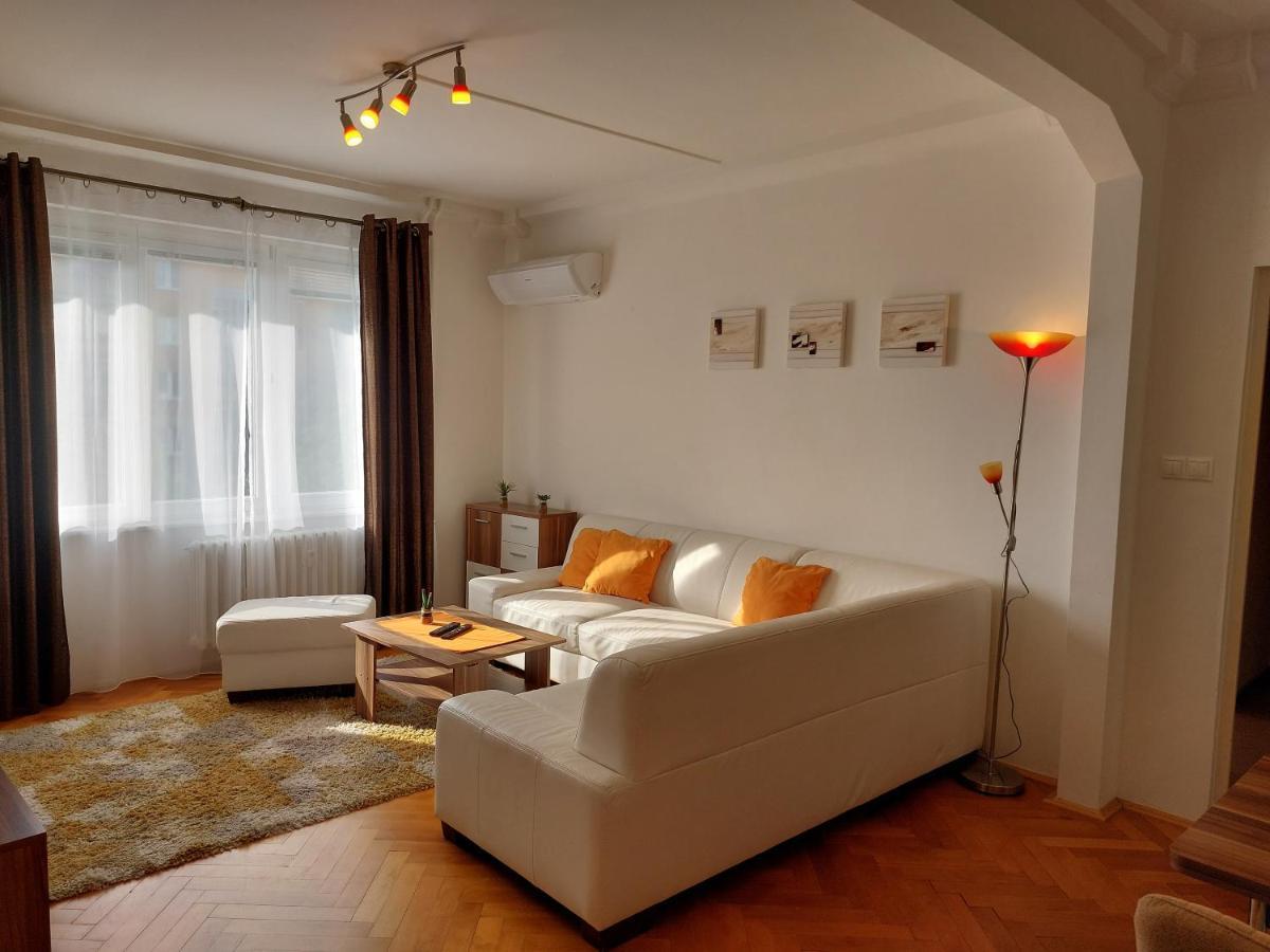 Apartman Merry Μπρατισλάβα Εξωτερικό φωτογραφία